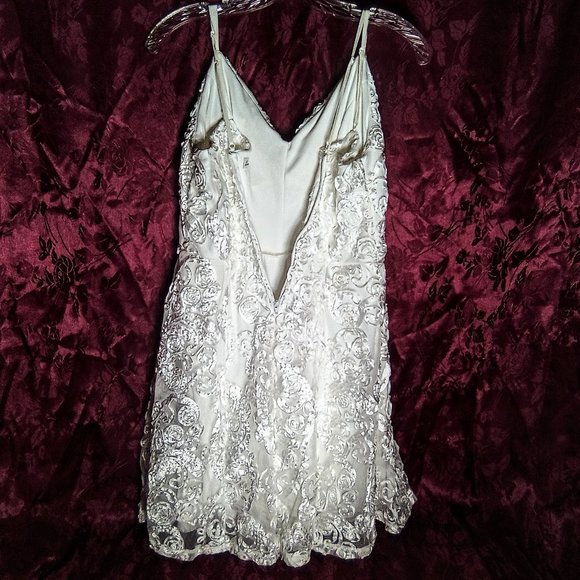 Winter White Lace Formal - Picture 3 of 12